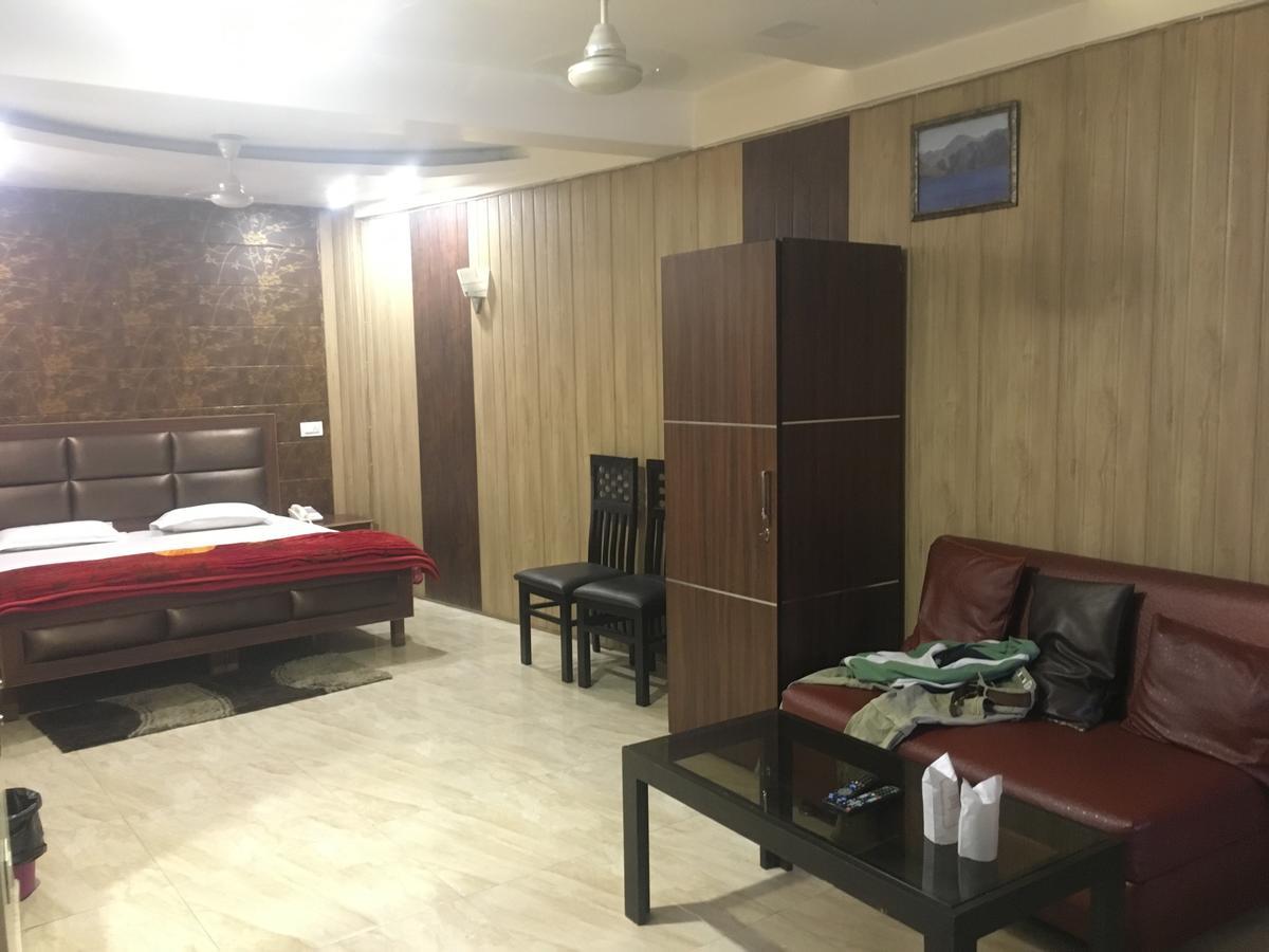 Oyo 12976 Hotel New Fiza Jammu Εξωτερικό φωτογραφία