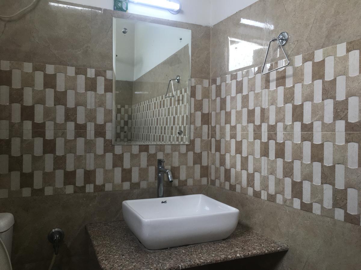 Oyo 12976 Hotel New Fiza Jammu Εξωτερικό φωτογραφία